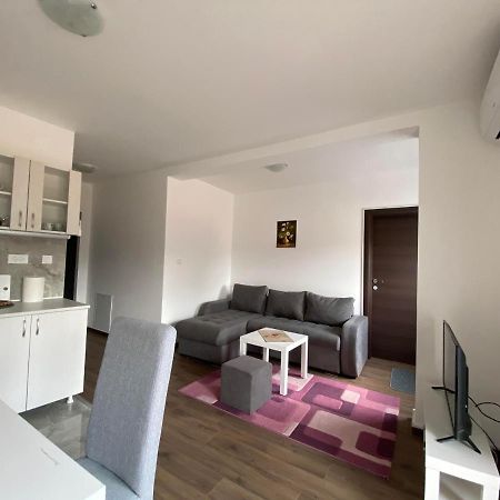 Dom Apartmani Kragujevac Ngoại thất bức ảnh
