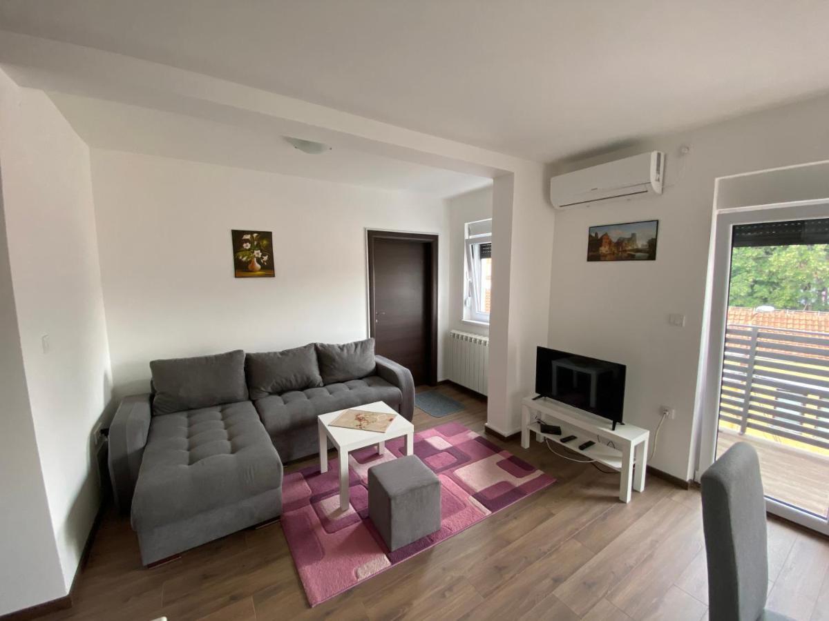 Dom Apartmani Kragujevac Ngoại thất bức ảnh